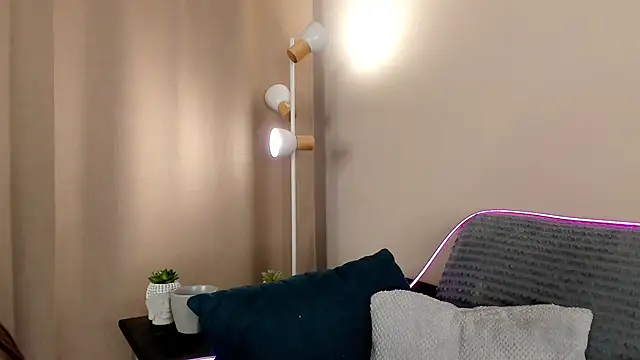 Snapshot of EdithHaskell chatting on 12/28/24, 07:33 EdithHaskell online show from 12/28/24, 07:33