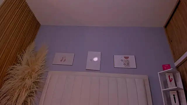 Paula-Brown1 online show from 10/30/25, 07:47