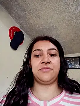 Snapshot of CORALINE_GREYM chatting on 10/24/25, 04:25 CORALINE GREYM online show from 10/24/25, 04:25