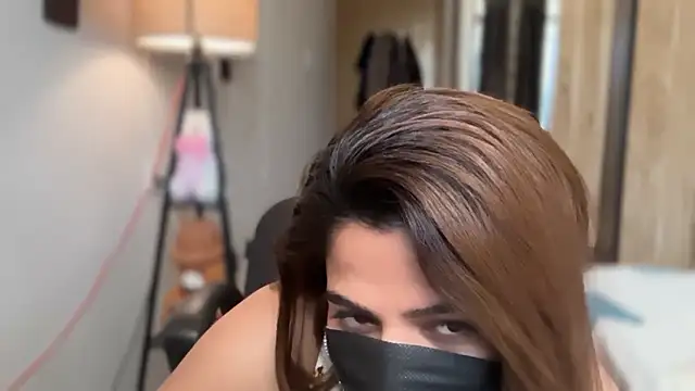 Hotty-Sana online show from 04/15/26, 05:25