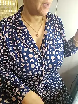 Foxlady2271 online show from 01/29/25, 09:55