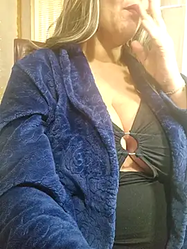 Foxlady2271 online show from 02/28/25, 06:20