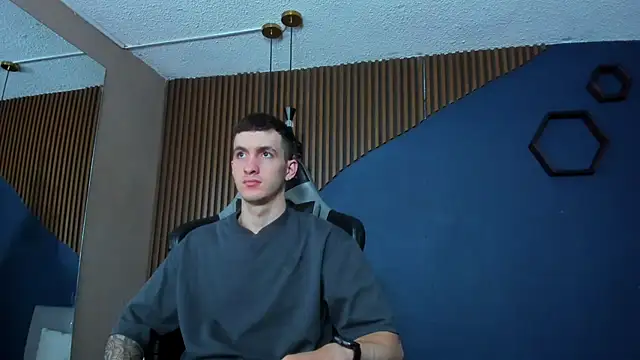 JacksonOlsenn online show from 02/27/25, 06:09