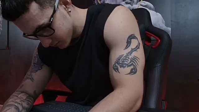 JacksonOlsenn online show from 10/11/25, 08:51