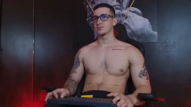 JacksonOlsenn online show from 10/20/25, 08:42