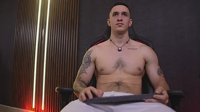 JacksonOlsenn online show from 04/16/26, 09:39