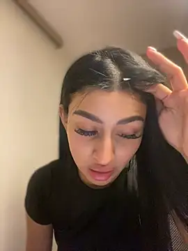 maddy bronw  online show from 12/22/24, 03:11