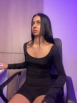 maddy bronw  online show from 01/02/25, 01:06