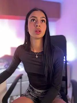 maddy bronw  online show from 01/30/25, 09:47