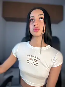 maddy bronw  online show from 02/28/25, 10:39