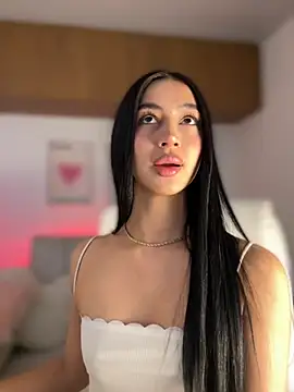 maddy bronw  online show from 10/14/25, 10:21