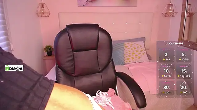 Cristal  adams online show from 03/14/25, 12:51