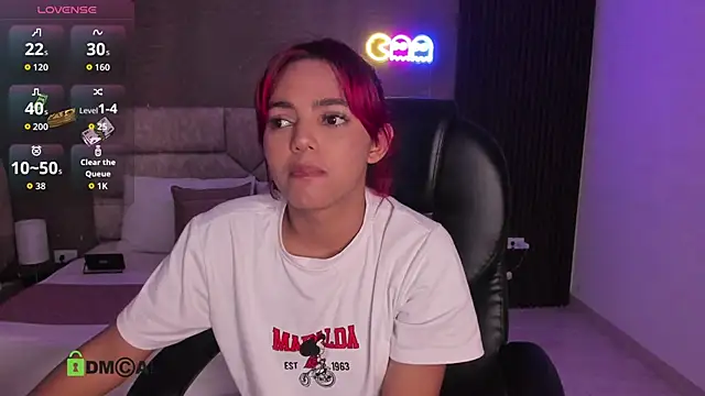 Cristal  adams online show from 09/19/25, 12:39