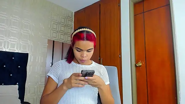 evelyn wine online show from 02/07/25, 10:20