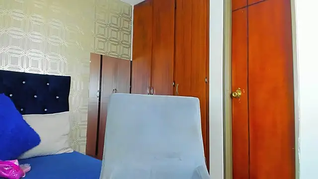 evelyn wine online show from 02/14/25, 12:30