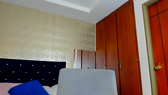 evelyn wine online show from 02/28/25, 07:56