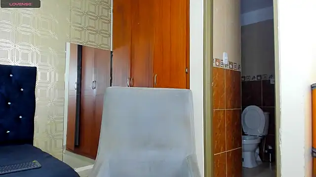 evelyn wine online show from 03/10/25, 08:34