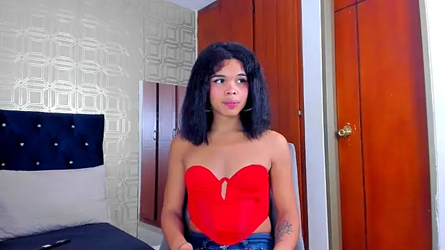 evelyn wine online show from 03/11/25, 02:51