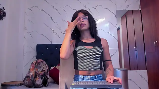 evelyn wine online show from 09/27/25, 03:06