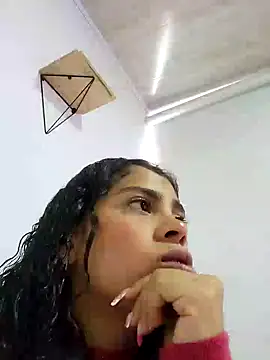 Snapshot of NINA_18_YEARS chatting on 12/13/24, 07:53 NINA 18 YEARS online show from 12/13/24, 07:53