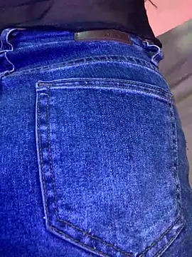 Snapshot of NINA_18_YEARS chatting on 12/28/24, 10:23 NINA 18 YEARS online show from 12/28/24, 10:23