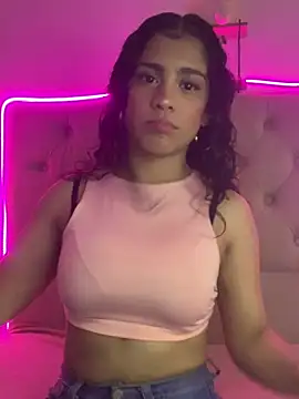 Snapshot of NINA_18_YEARS chatting on 03/04/25, 08:16 NINA 18 YEARS online show from 03/04/25, 08:16