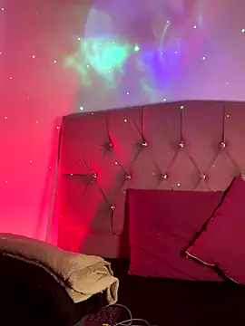 Snapshot of NINA_18_YEARS chatting on 10/07/25, 08:39 NINA 18 YEARS online show from 10/07/25, 08:39