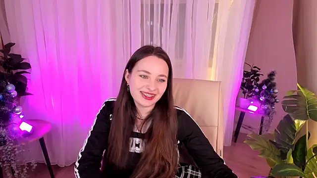 MoonLissa online show from 12/16/24, 04:49