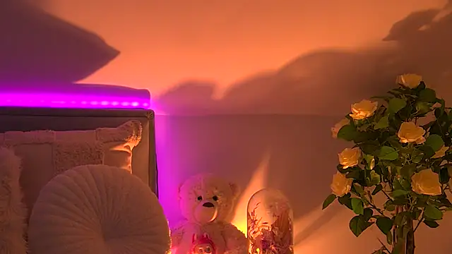 AngeliqueSkye online show from 10/28/25, 04:16