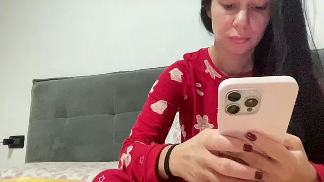 AngeliqueSkye online show from 11/20/25, 06:57