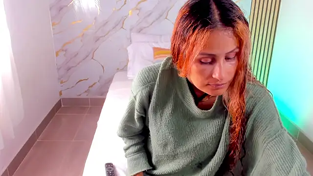 coralcarter1 online show from 10/31/25, 03:57