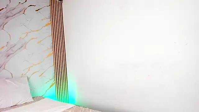 Snapshot of coralcarter1 chatting on 11/11/25, 03:45 coralcarter1 online show from 11/11/25, 03:45