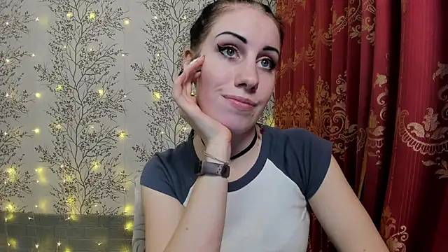 Snapshot of Mary0Lou chatting on 12/21/24, 12:27 Mary0Lou online show from 12/21/24, 12:27