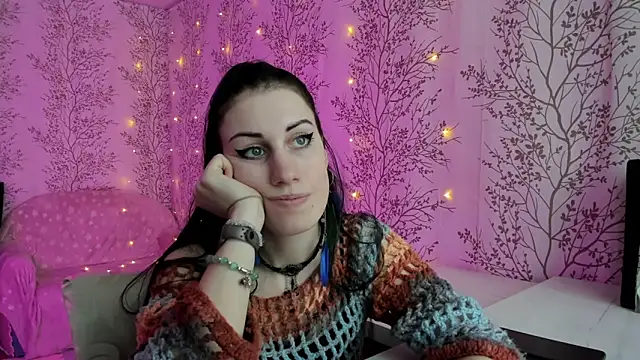 Snapshot of Mary0Lou chatting on 02/18/25, 09:43 Mary0Lou online show from 02/18/25, 09:43