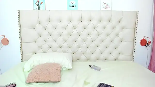 Snapshot of Kim_Eli chatting on 01/06/25, 07:45 Kim Eli online show from 01/06/25, 07:45