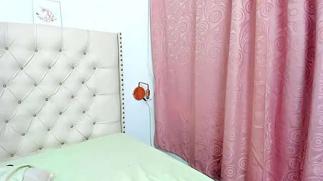 Snapshot of Kim_Eli chatting on 01/30/25, 02:16 Kim Eli online show from 01/30/25, 02:16