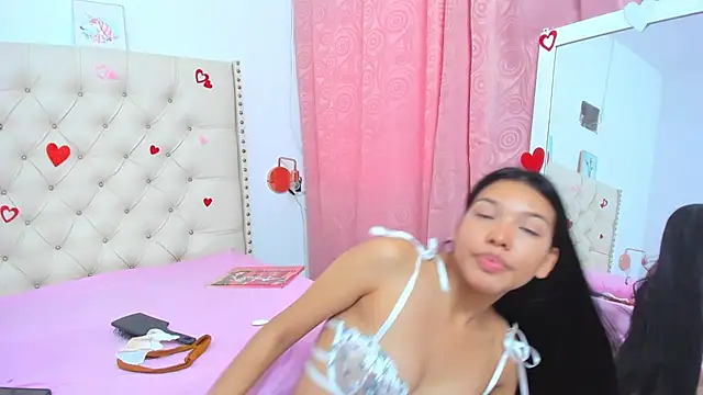 Snapshot of Kim_Eli chatting on 02/14/25, 08:05 Kim Eli online show from 02/14/25, 08:05