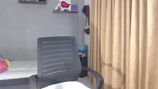 SusanLeroy online show from 12/01/25, 09:03