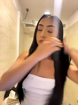 Snapshot of SOPHIACANDY19_ chatting on 11/28/25, 10:12 SOPHIACANDY19 online show from 11/28/25, 10:12