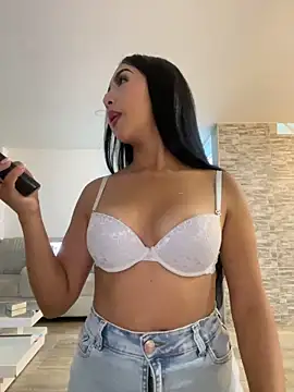SOPHIACANDY19  online show from 05/08/26, 12:05