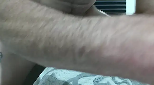 Snapshot of overaveragefreak4you chatting on 12/06/24, 07:54 overaveragefreak4you online show from 12/06/24, 07:54