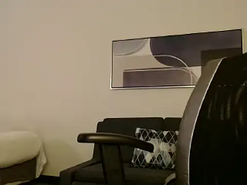 Snapshot of overaveragefreak4you chatting on 03/21/25, 03:44 overaveragefreak4you online show from 03/21/25, 03:44