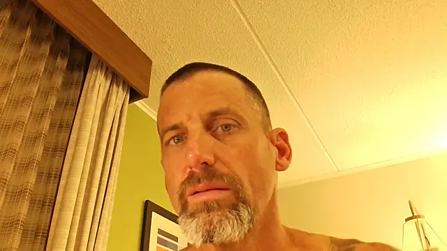 Snapshot of overaveragefreak4you chatting on 10/03/25, 12:24 overaveragefreak4you online show from 10/03/25, 12:24