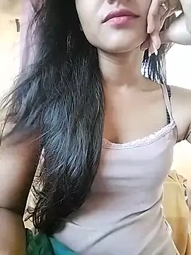 MISSQUEEN48 online show from 05/16/26, 06:32