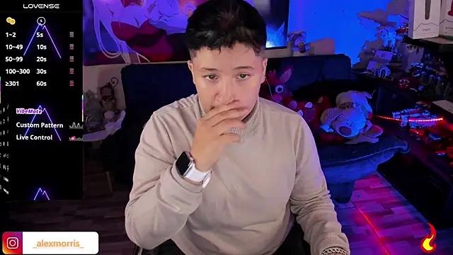 Snapshot of _AlexMorris chatting on 12/04/25, 06:01 AlexMorris online show from 12/04/25, 06:01