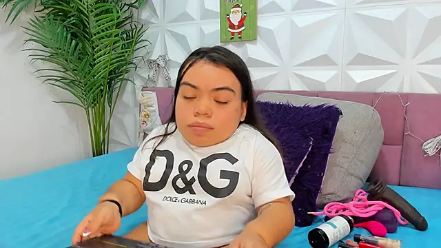 Michelle Brooks online show from 12/20/24, 01:33