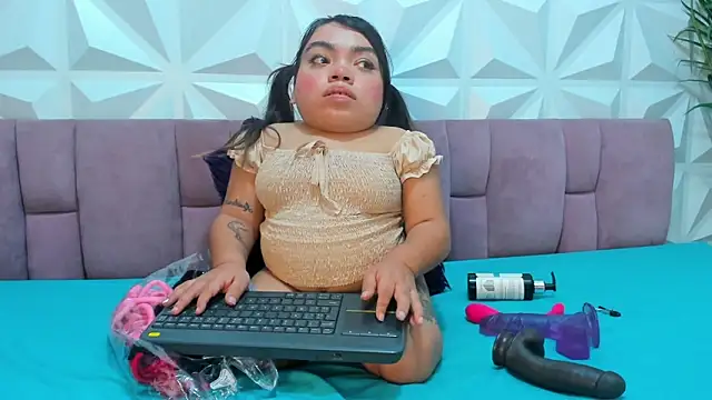 Michelle Brooks online show from 01/09/25, 08:33