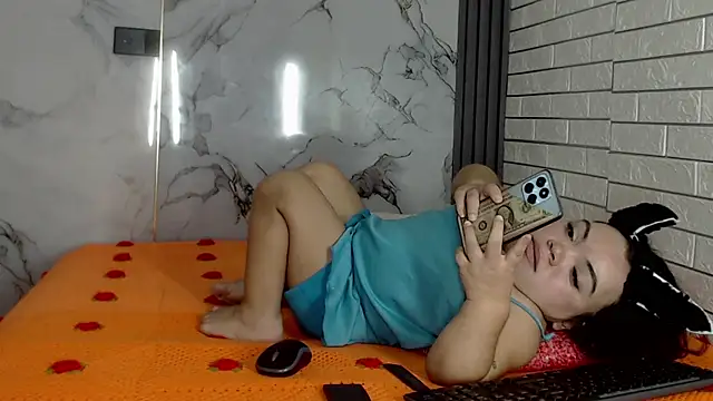 Michelle Brooks online show from 03/22/25, 12:04