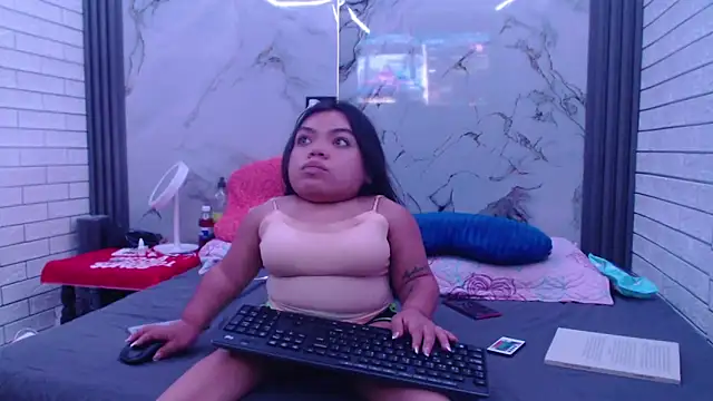 Michelle Brooks online show from 09/12/25, 03:12