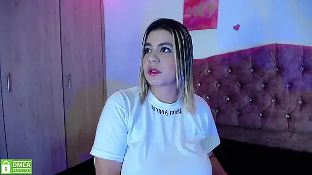 Snapshot of Candy_sr chatting on 03/13/25, 03:39 Candy sr online show from 03/13/25, 03:39